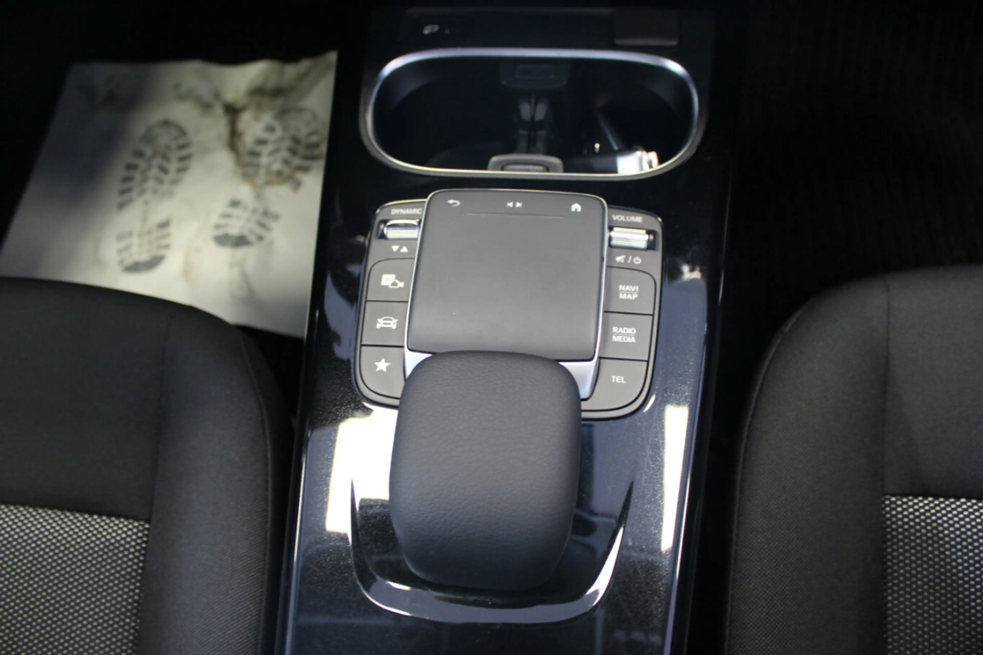 Mercedes-Benz CLA 180 7G-DCT Navi - BT. - Shz. — photo 11