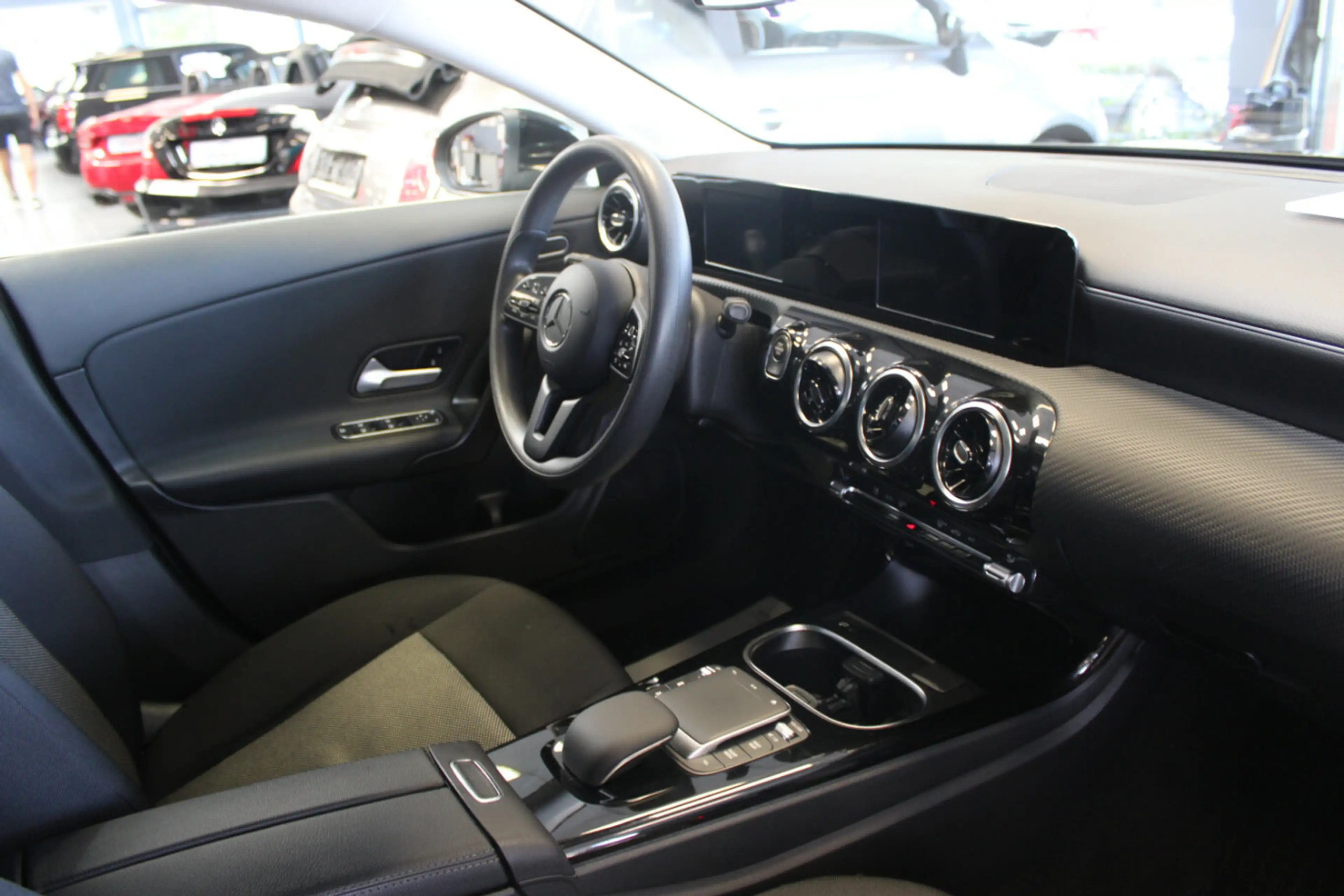 Mercedes-Benz CLA 180 7G-DCT Navi - BT. - Shz. — photo 8
