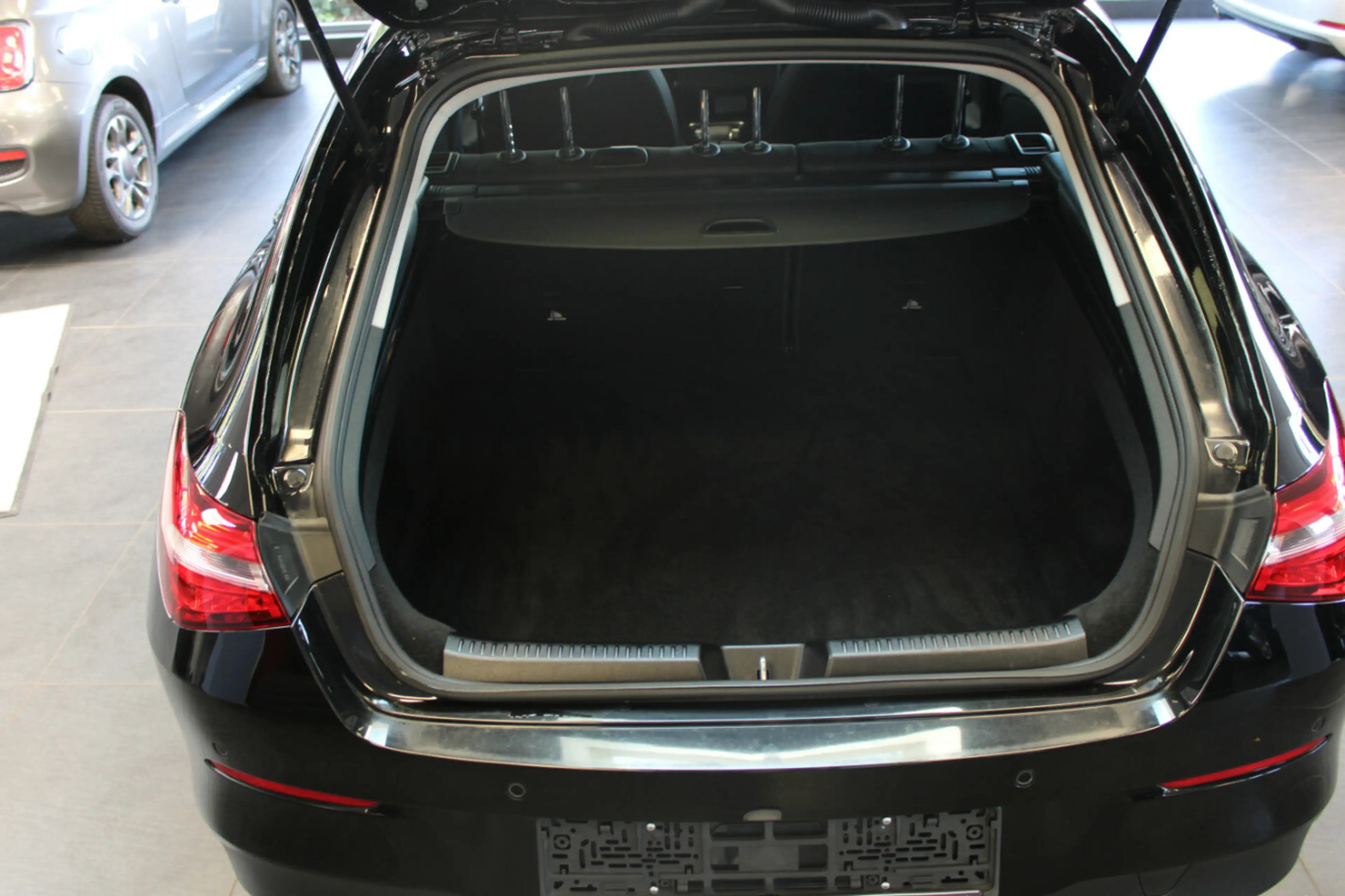Mercedes-Benz CLA 180 7G-DCT Navi - BT. - Shz. — photo 6