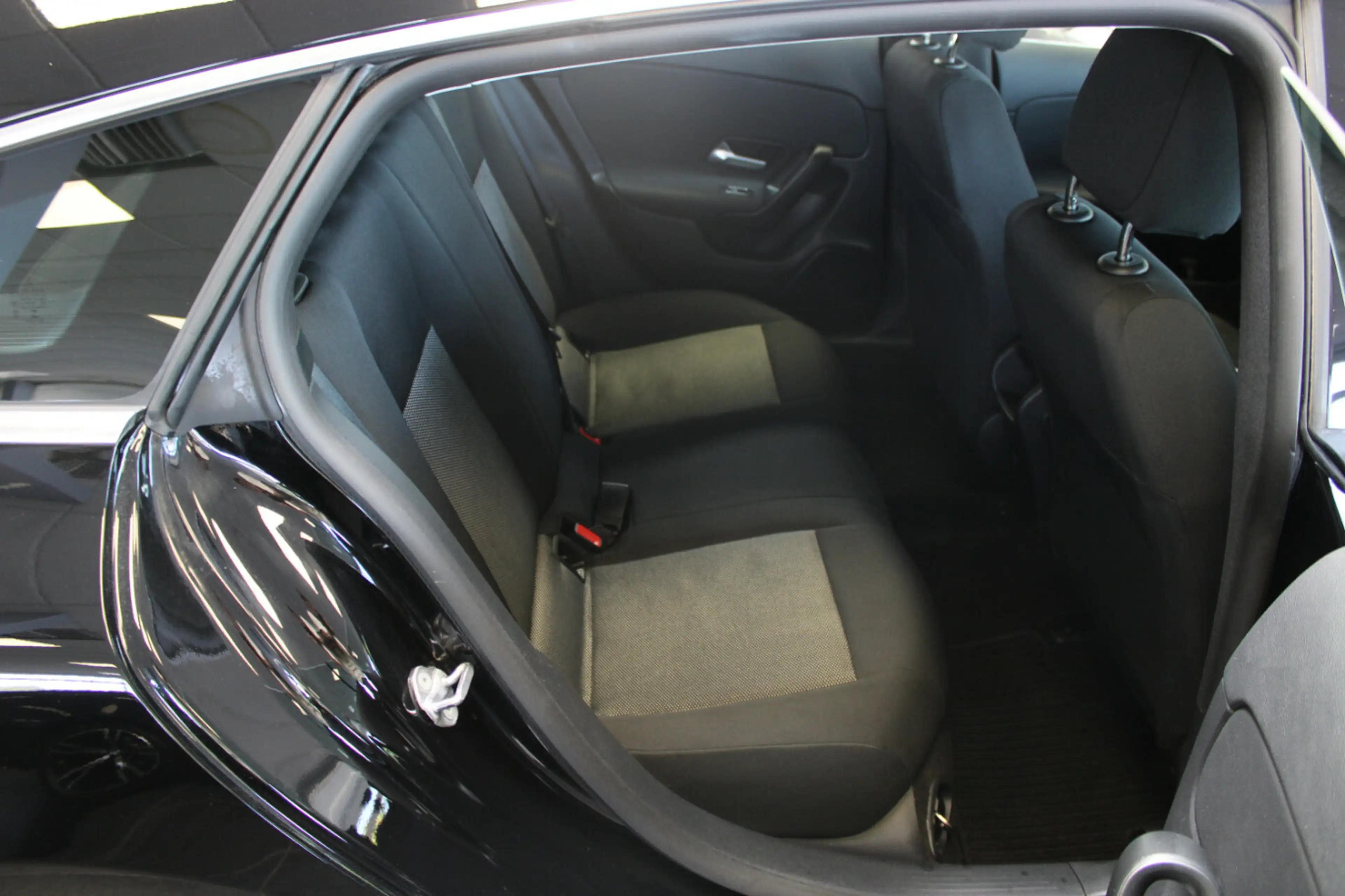 Mercedes-Benz CLA 180 7G-DCT Navi - BT. - Shz. — photo 13