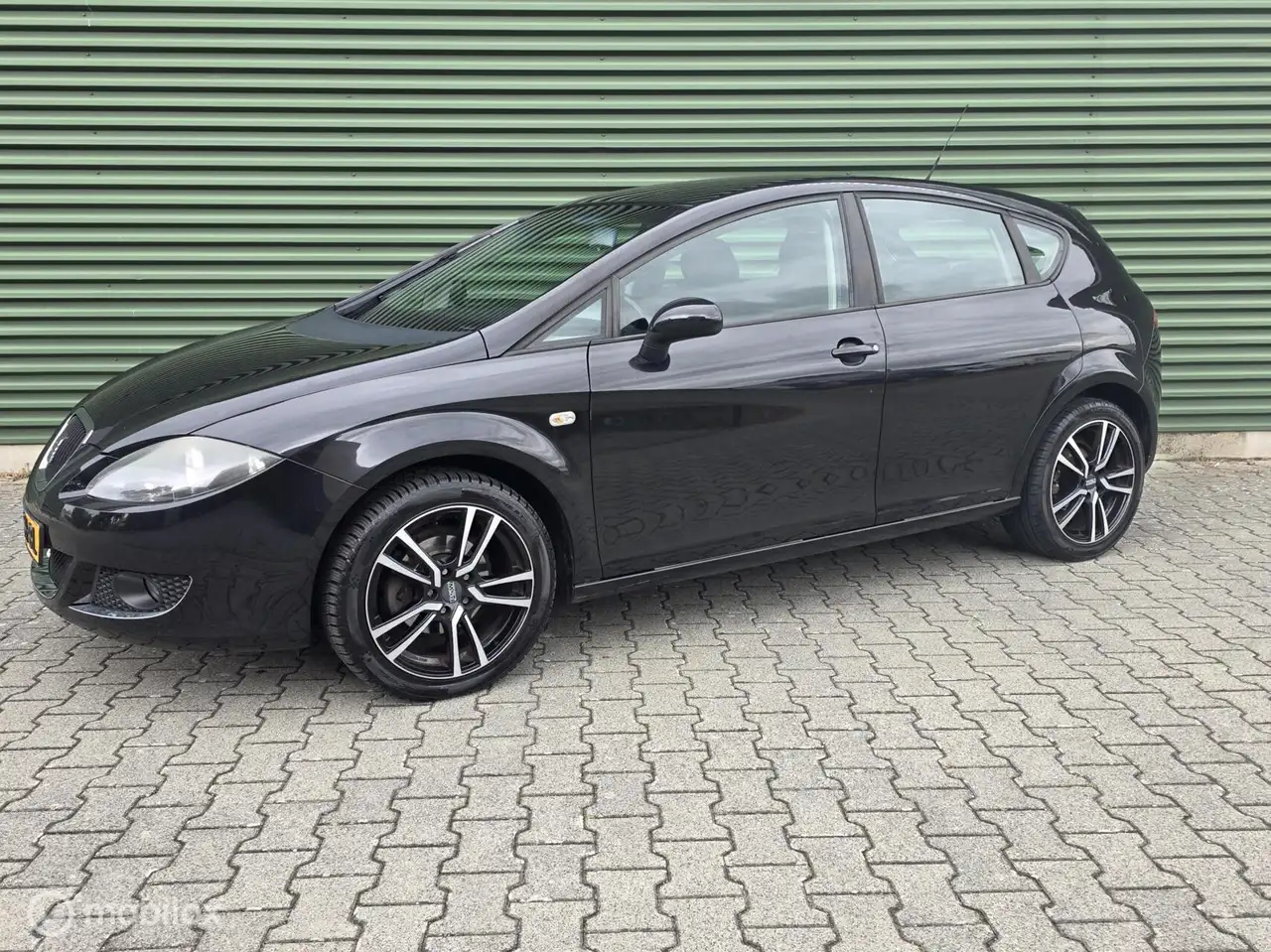 SEAT Leon 1.6 Reference|Airco|Cruise|NW DB-Riem+Waterpomp — photo 1 of 21