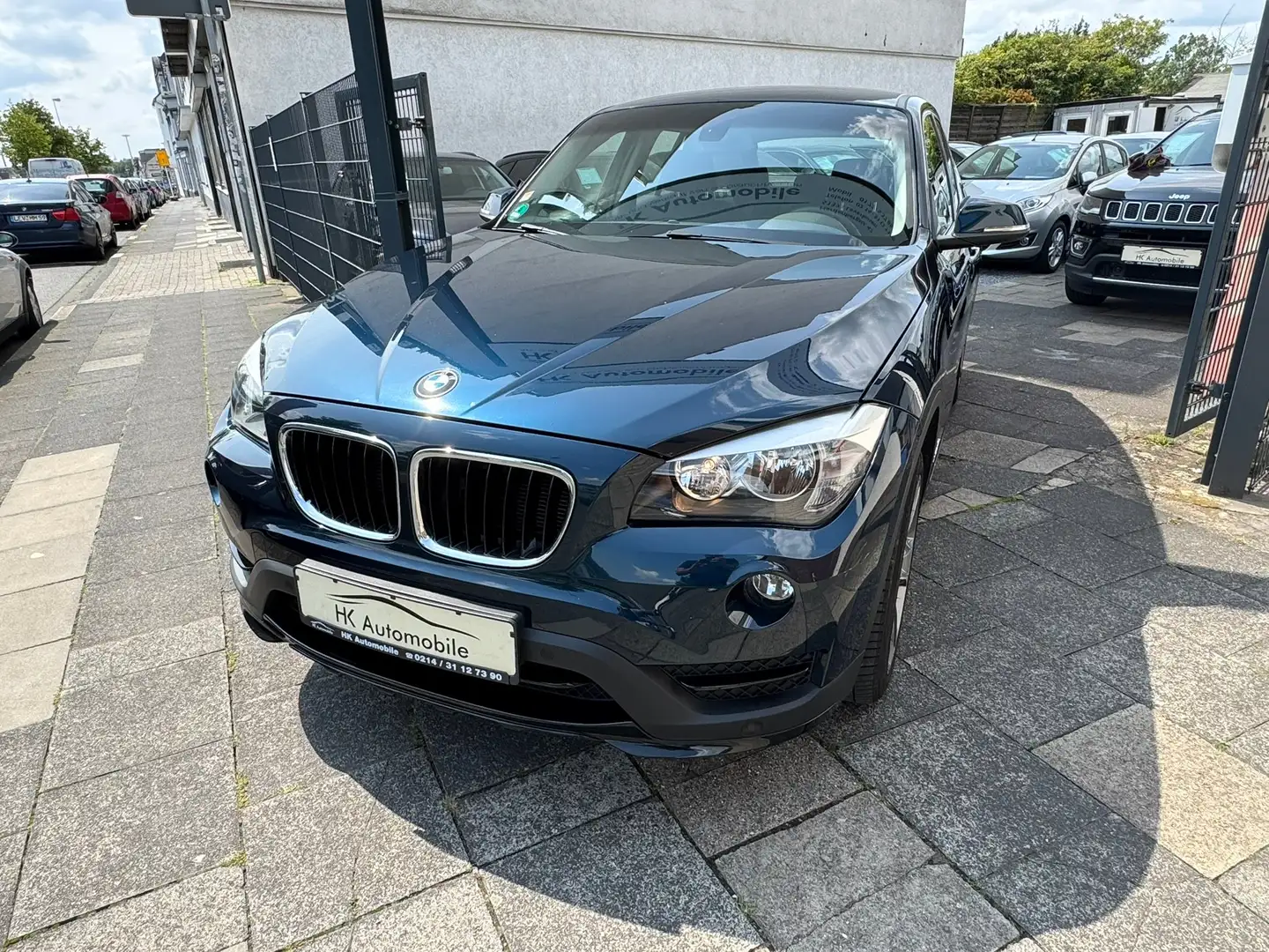 BMW X1 20 i xDrive 1.Hand, 54tkm, Sport Line Blau - 1
