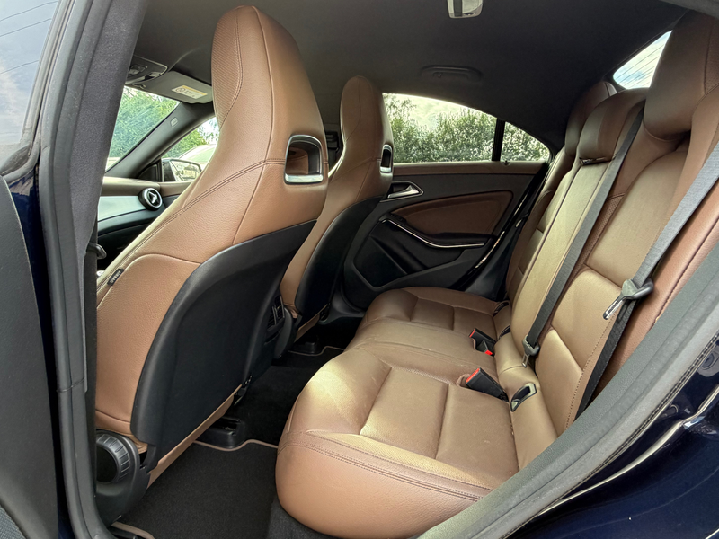 Mercedes-Benz CLA 180 CLA 180 d Business Solution AMG — photo 13