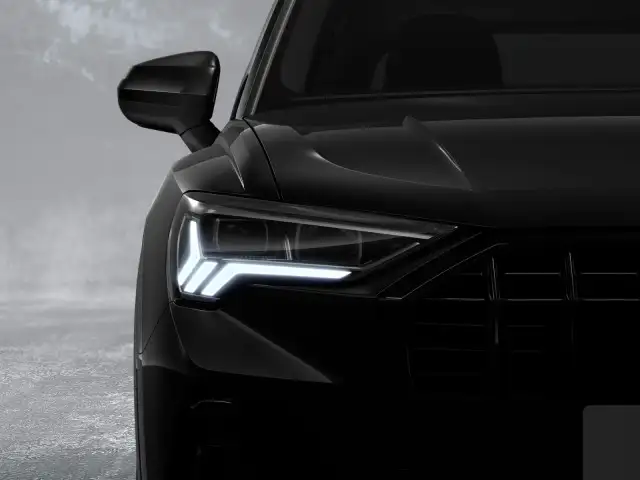 Audi Q3 view 7