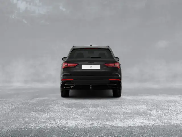 Audi Q3 view 6