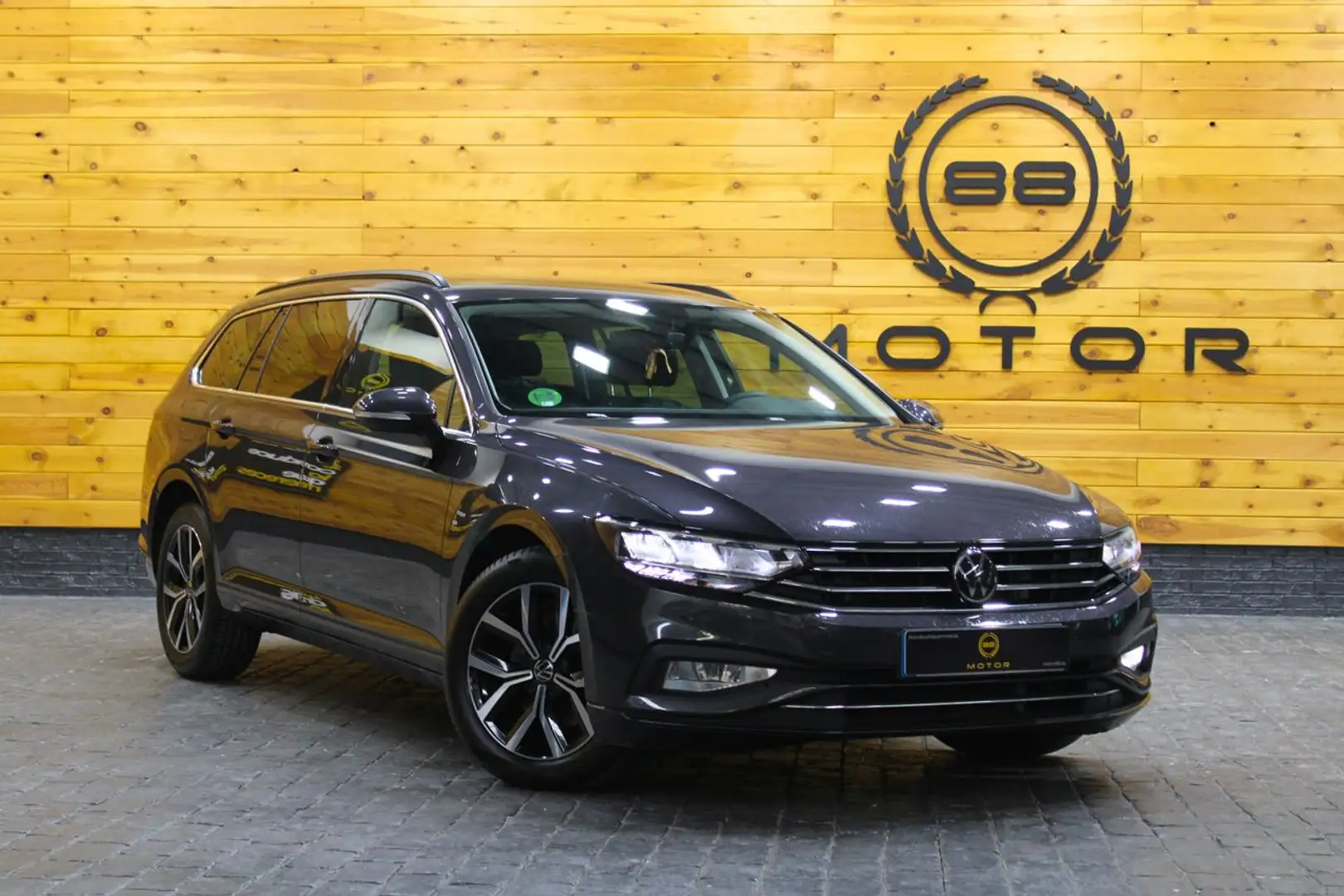 Volkswagen Passat Variant 2.0TDI Edition 110kW Šedá - 1