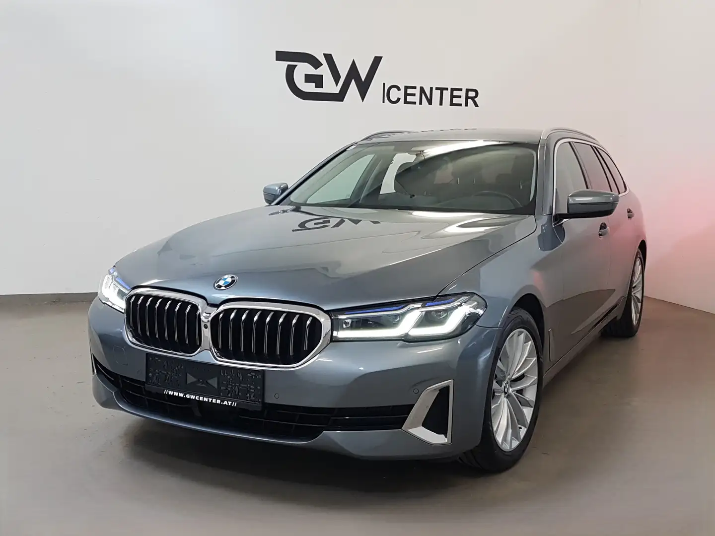 BMW 520 d xDrive Luxury Line Laserlicht AHK Driving A. Pro Grau - 1