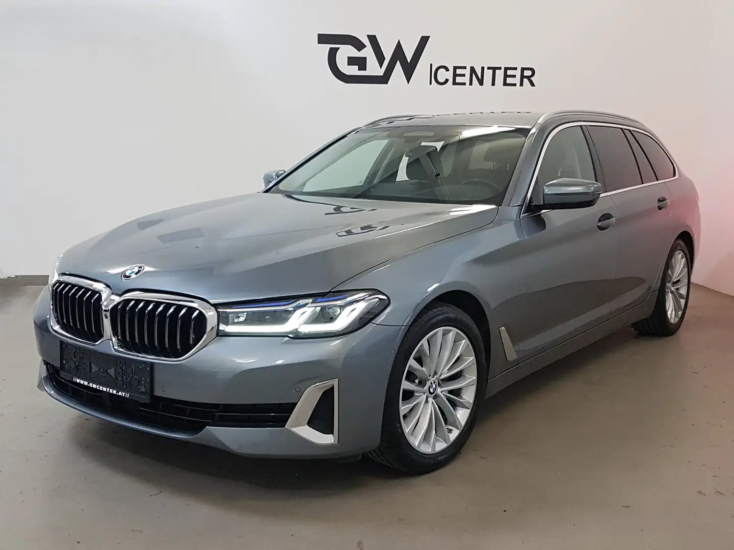 BMW 520 d xDrive Luxury Line Laserlicht AHK Driving A. Pro Grau - 2