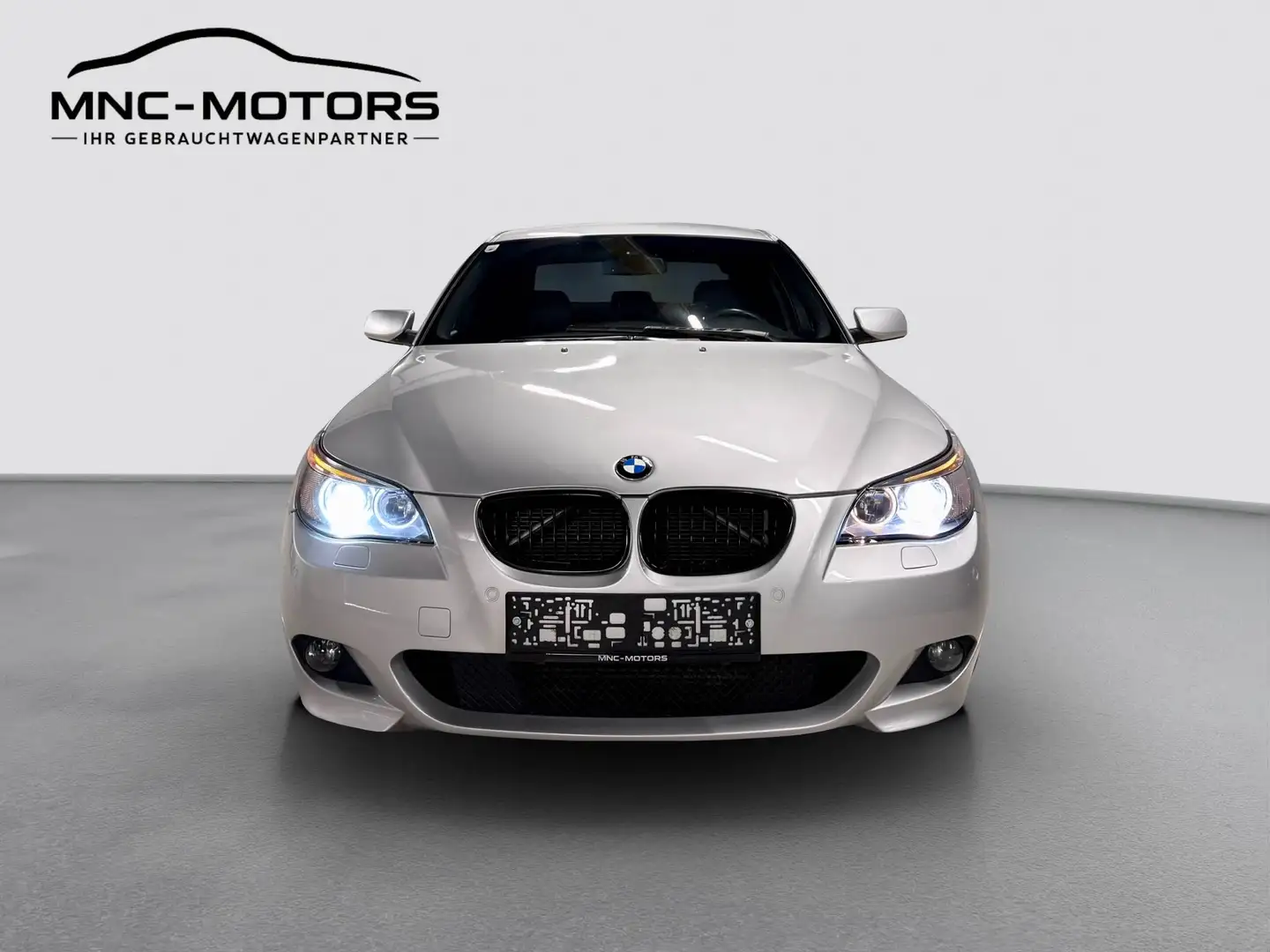 BMW 535 d Aut. E60 M57 | M-Paket ab Werk | Xenon | Navi | PDC | SHZ | HiFi Silber - 2