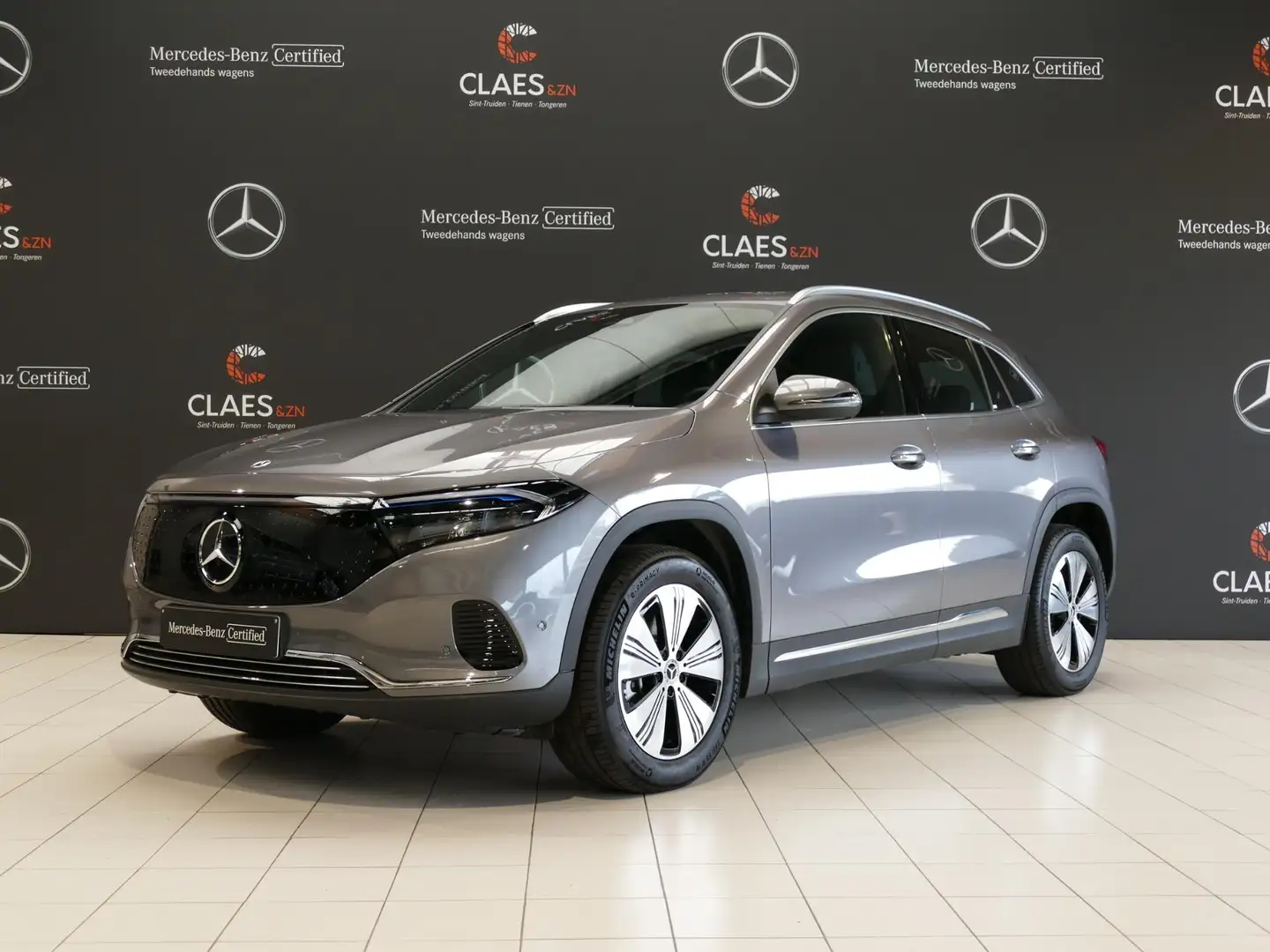 Mercedes-Benz EQA 300 4MATIC DOS 8158 Gris - 1