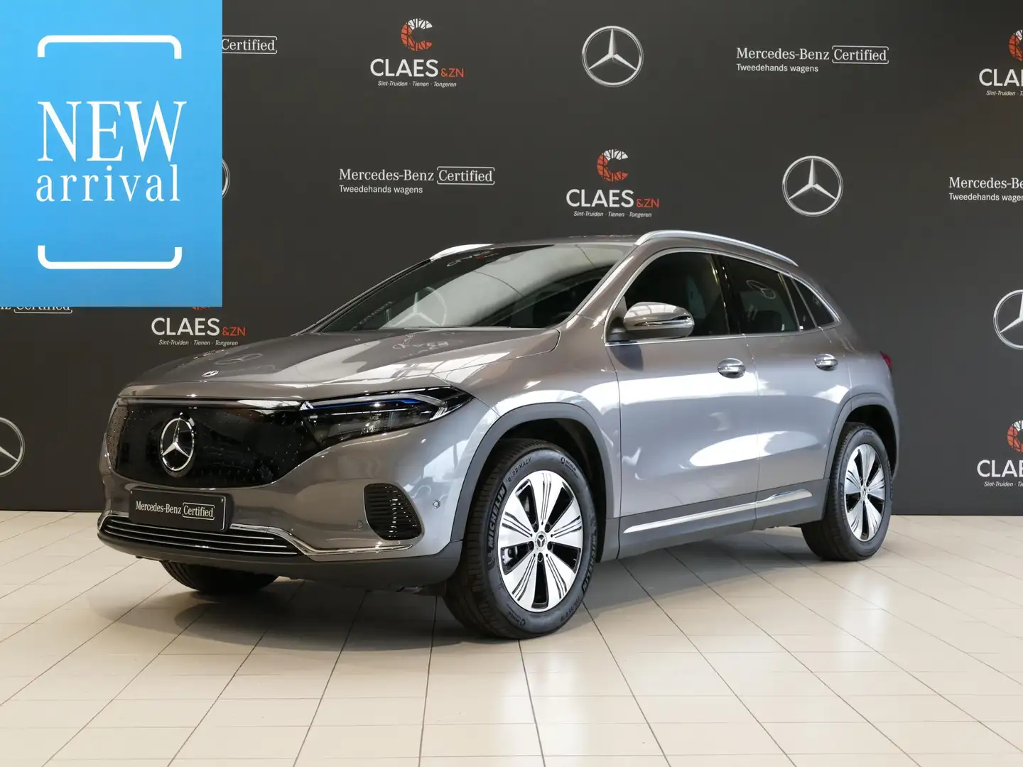 Mercedes-Benz EQA 300 4MATIC DOS 8158 Grijs - 1