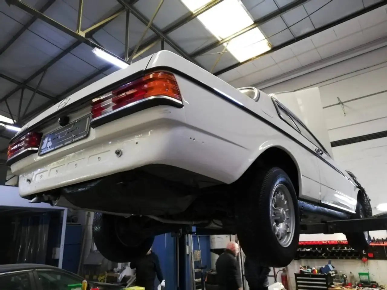 Mercedes-Benz 230, foto 7