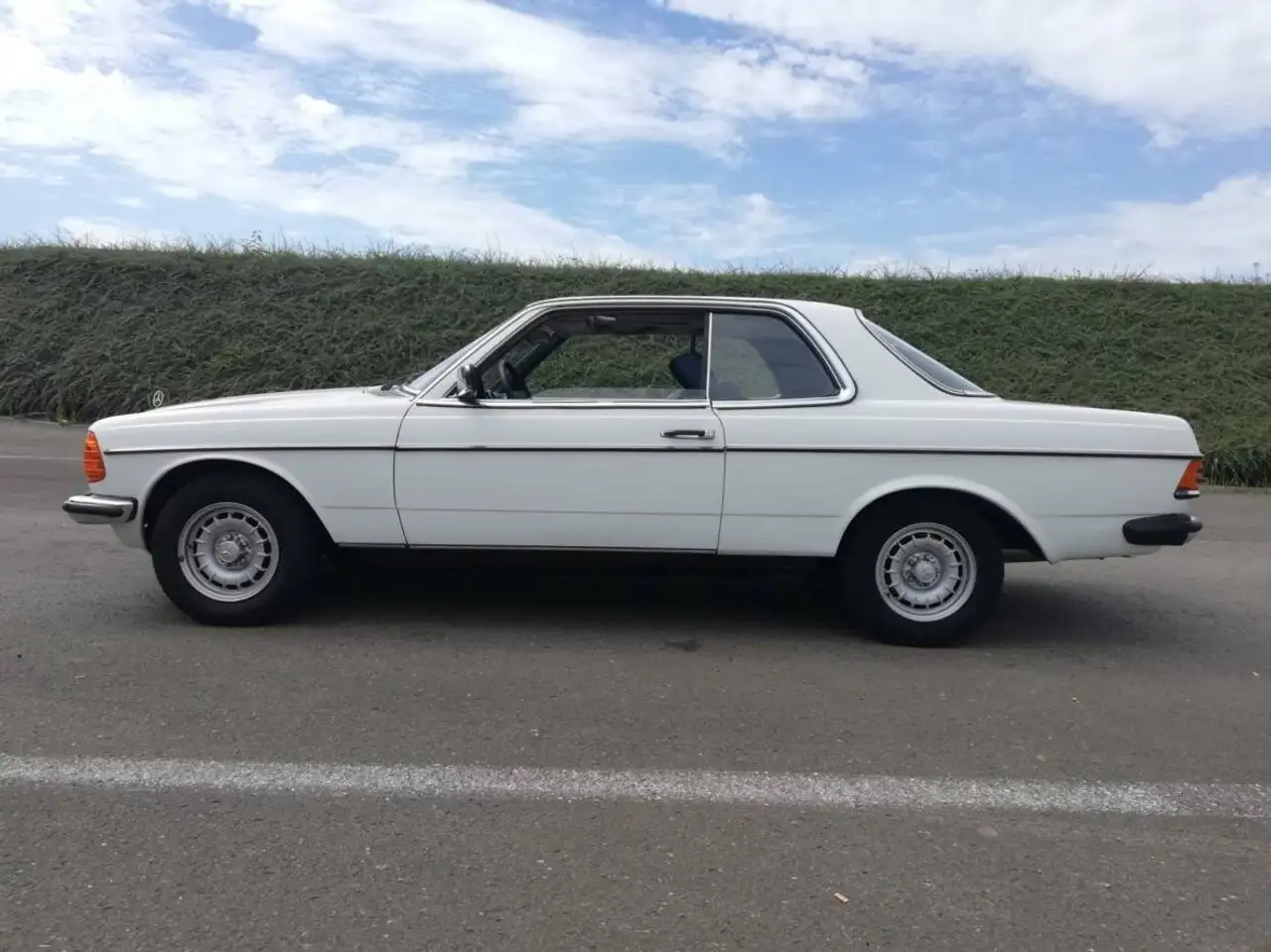 Mercedes-Benz 230, foto 5