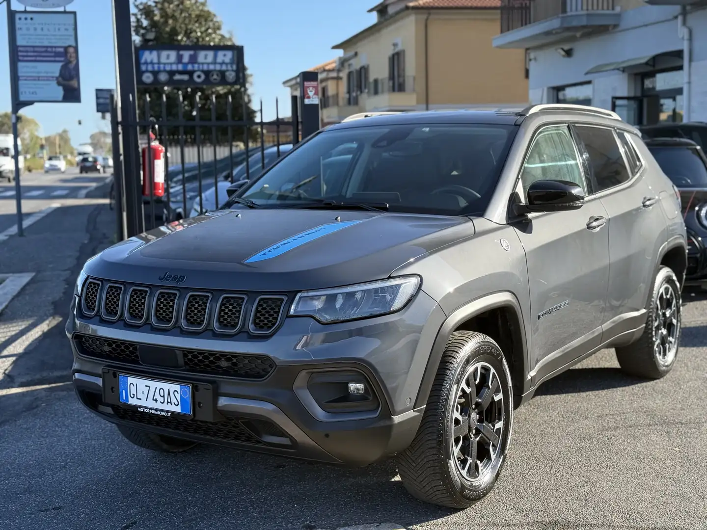 Jeep Compass 1.3 Turbo T4 240cv phev Trailhawk 4xe auto UFF. Gris - 1