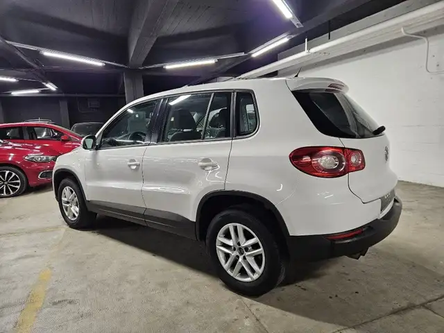 Volkswagen Tiguan view 6