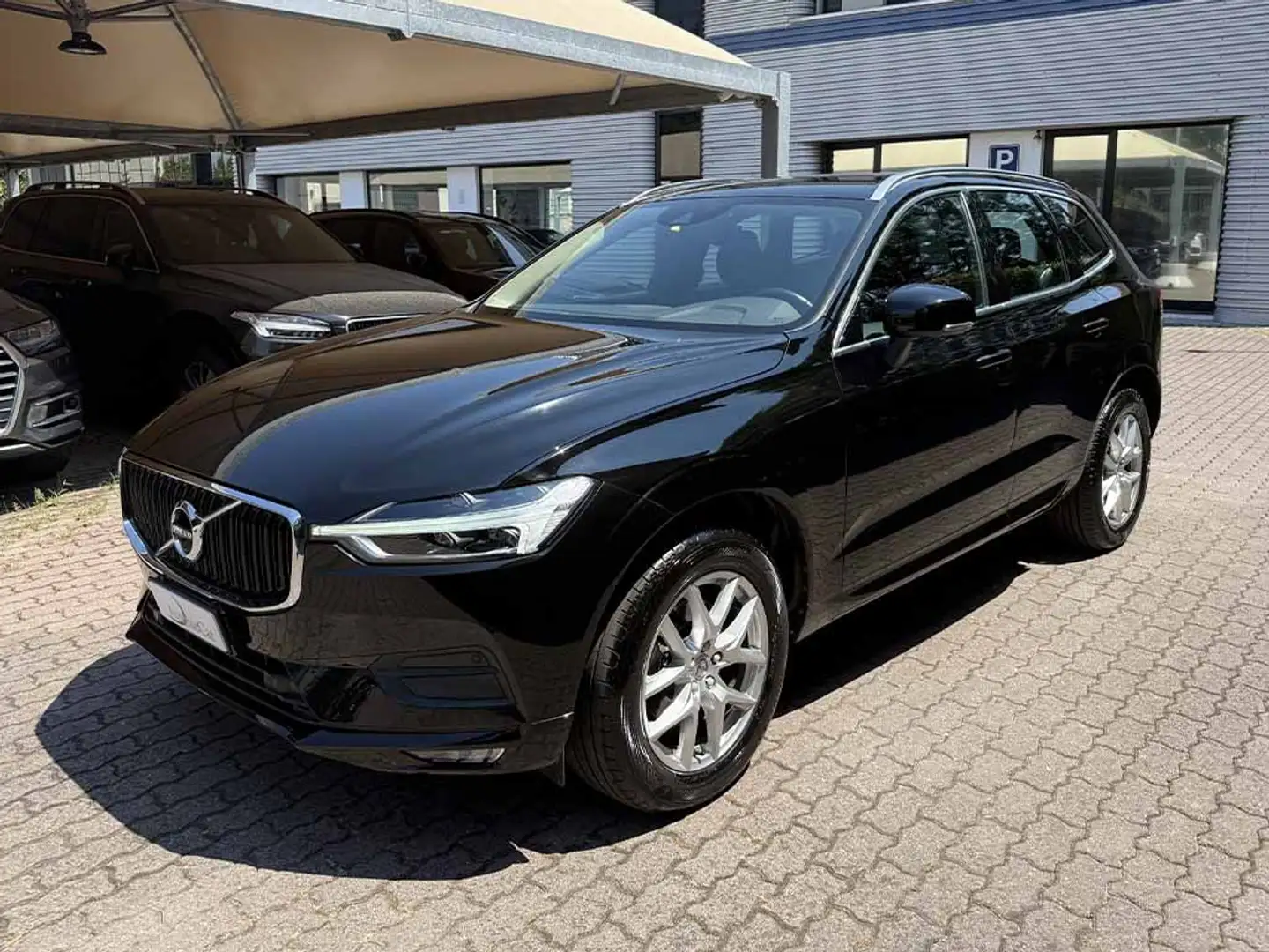 Volvo XC60 2.0 d4 Business Plus geartronic TELECAMERA POST Noir - 1