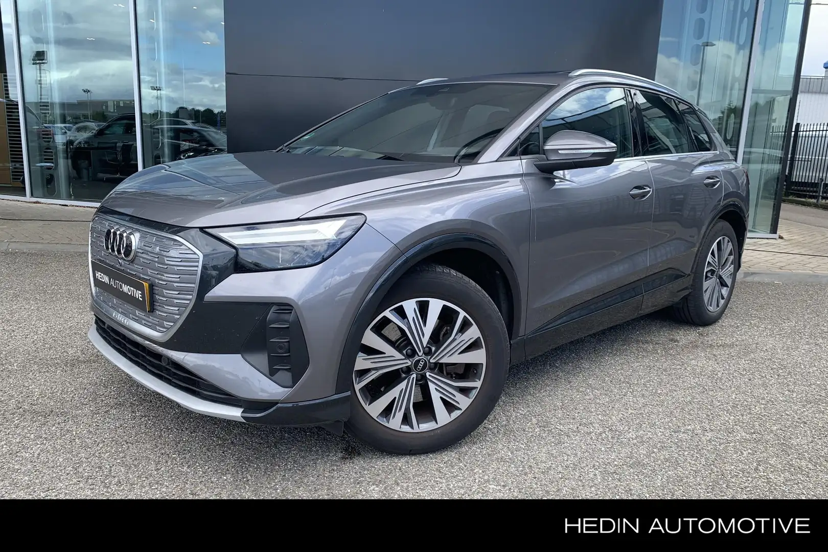 Audi Q4 e-tron 40 Launch edition Advanced 77 kWh | Dynamicpakket Grijs - 1