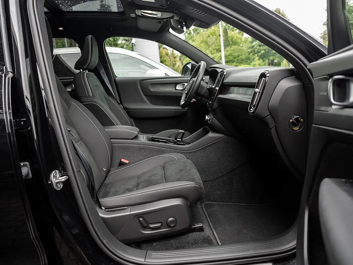 Volvo EX40 Twin Performance Ultra Dark PANO 360° Negro - 2