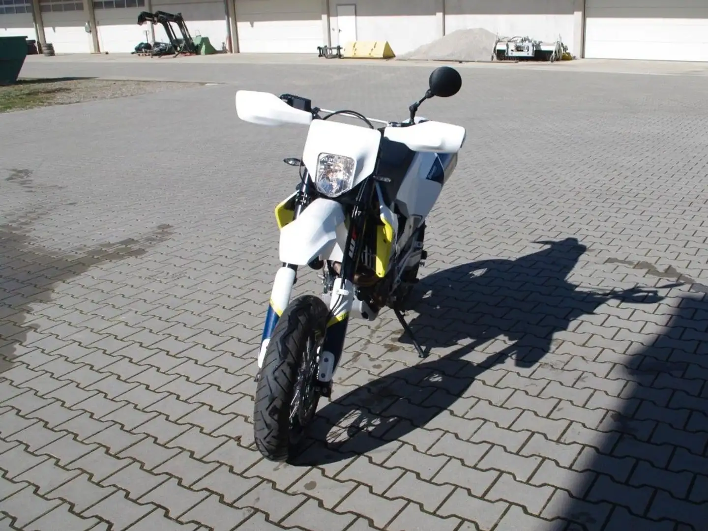 Husqvarna 701 Supermoto Fehér - 2