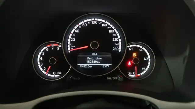 Volkswagen Beetle view 14