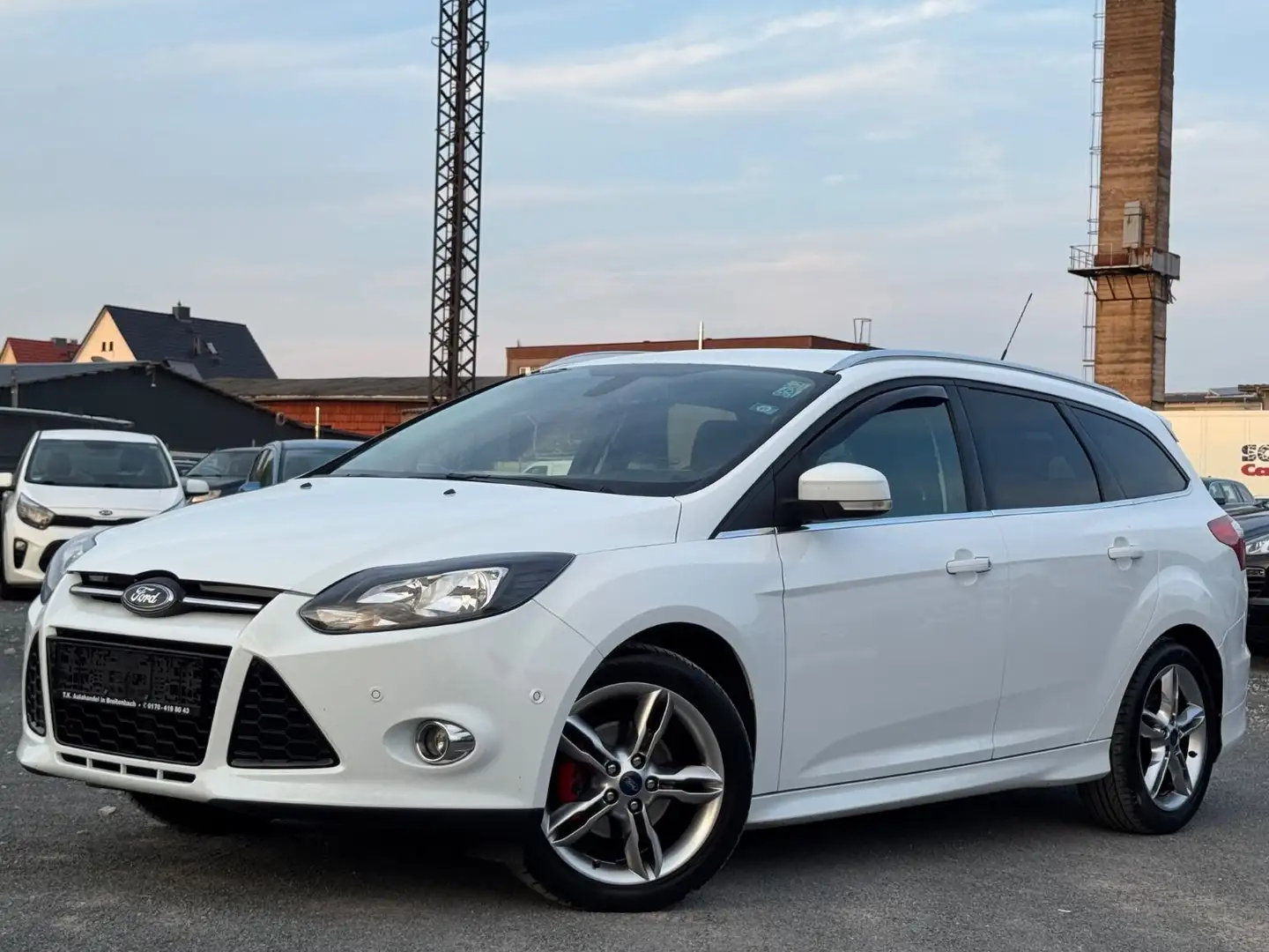 Ford Focus Turnier Titanium/ST-Line Weiß - 1