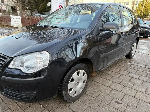 Volkswagen Polo view 2
