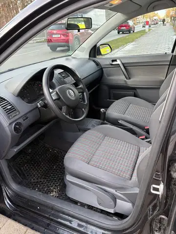 Volkswagen Polo view 12