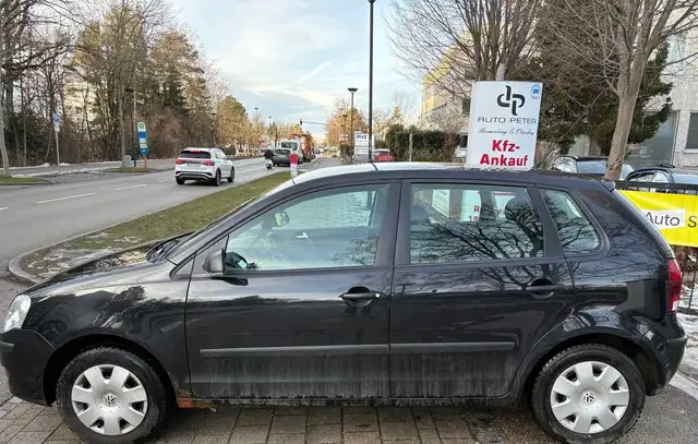 Volkswagen Polo view 3