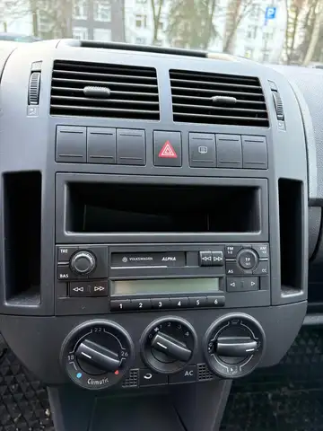 Volkswagen Polo view 10
