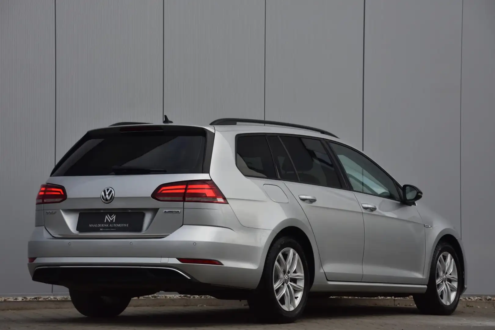 Volkswagen Golf Variant 1.5 TSI Comfortline Navi, Stoelverwarming, Parkeer Grijs - 2