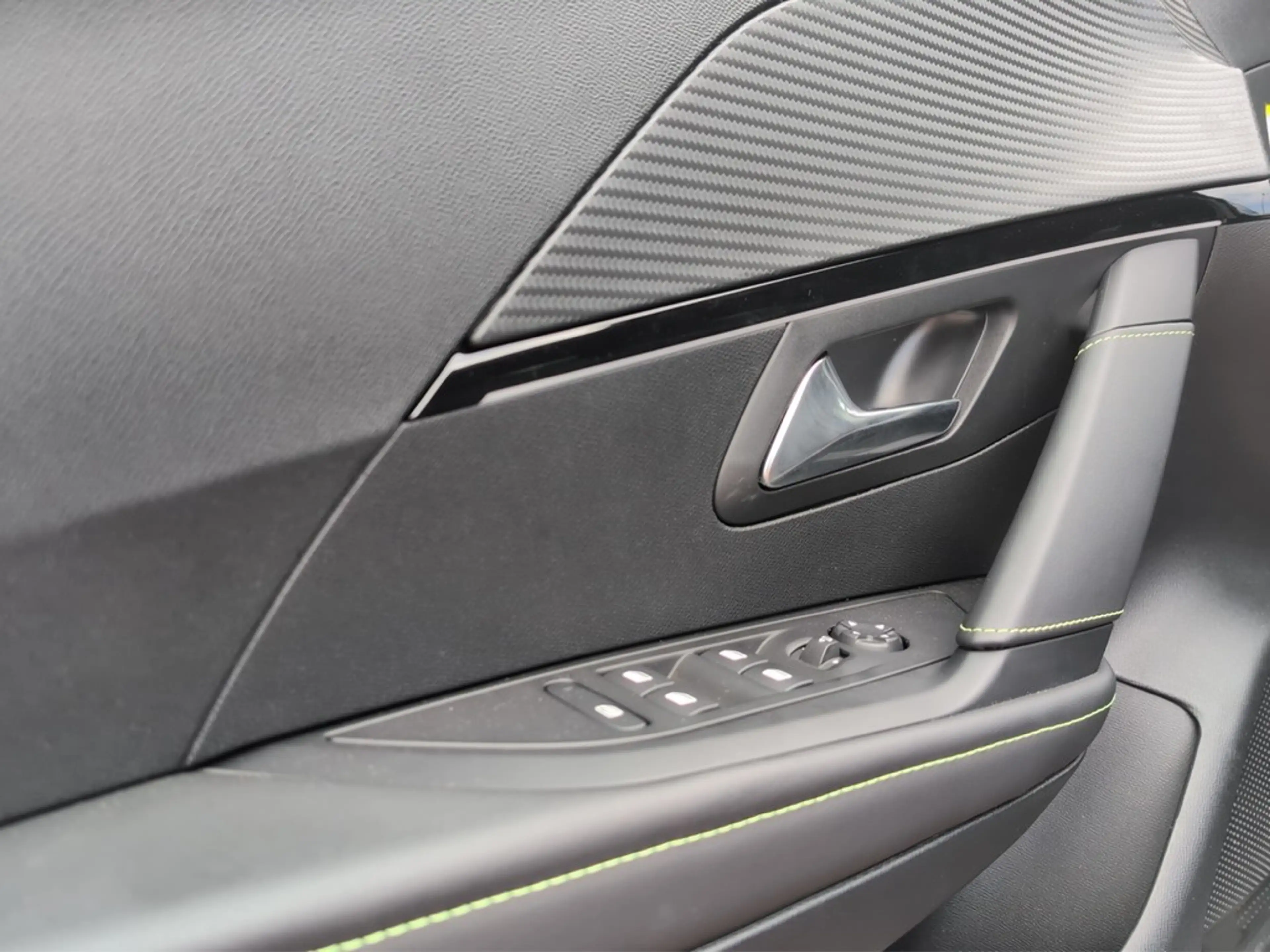 Peugeot e-208 46 kwh GT PANO*LED*WÄRMEPU*SHZ*ACC*PDC*KAMERA*T... — photo 15