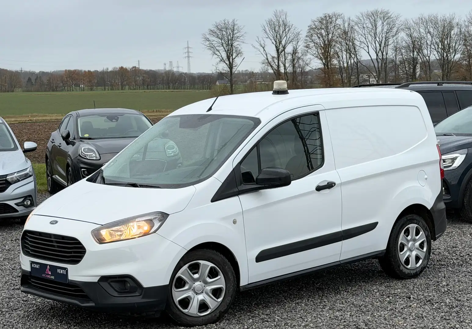 Ford Transit Courier BLUETOOTH -CARNET COMPLET -AIR CO -GARANTIE - TVAC Blanc - 1