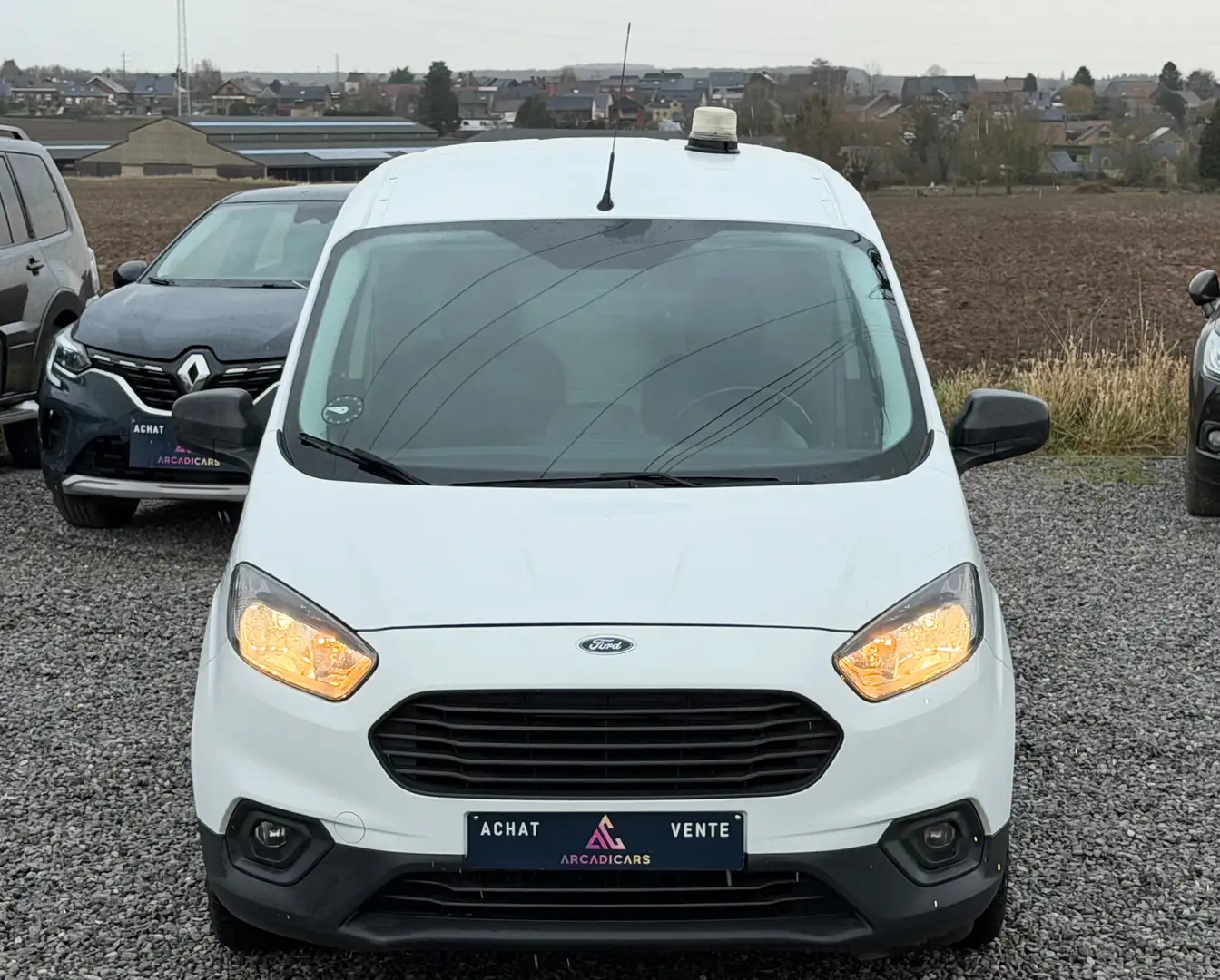 Ford Transit Courier BLUETOOTH -CARNET COMPLET -AIR CO -GARANTIE - TVAC Blanc - 2