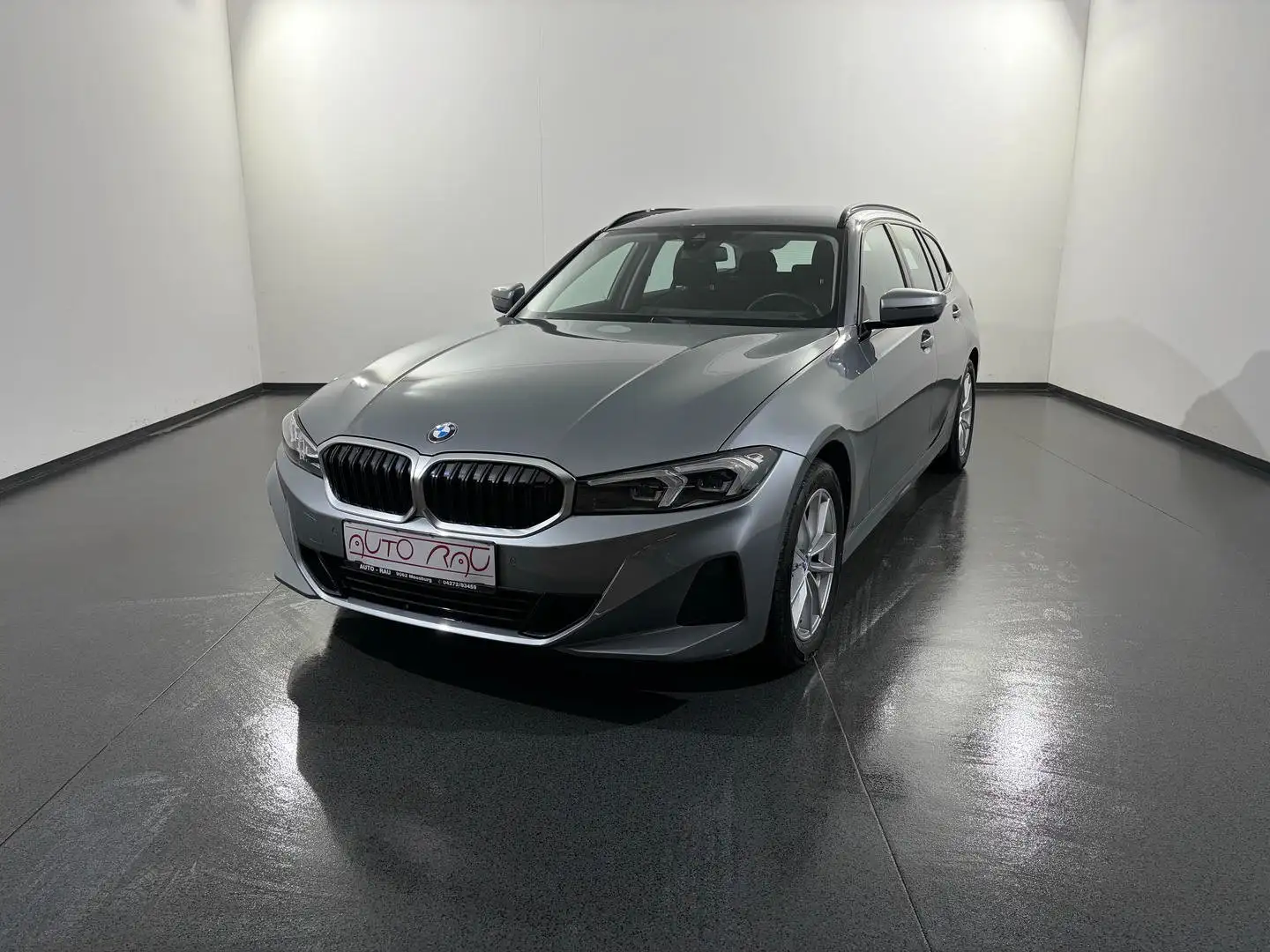 BMW 320 d Touring xDrive Automatik *LED*RFK*NAVI* Grau - 2
