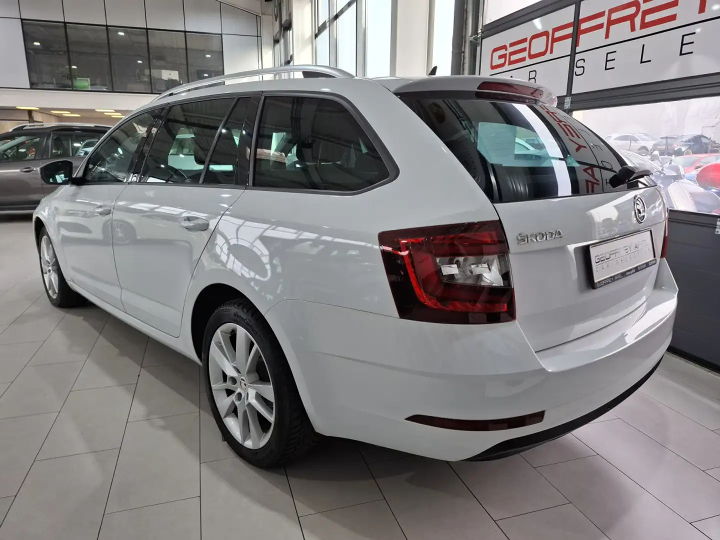 Skoda Octavia 2.0 TDI 150 DSG STYLE, 1 HAND, NAVI, LED,ALU 17'' Weiß - 2