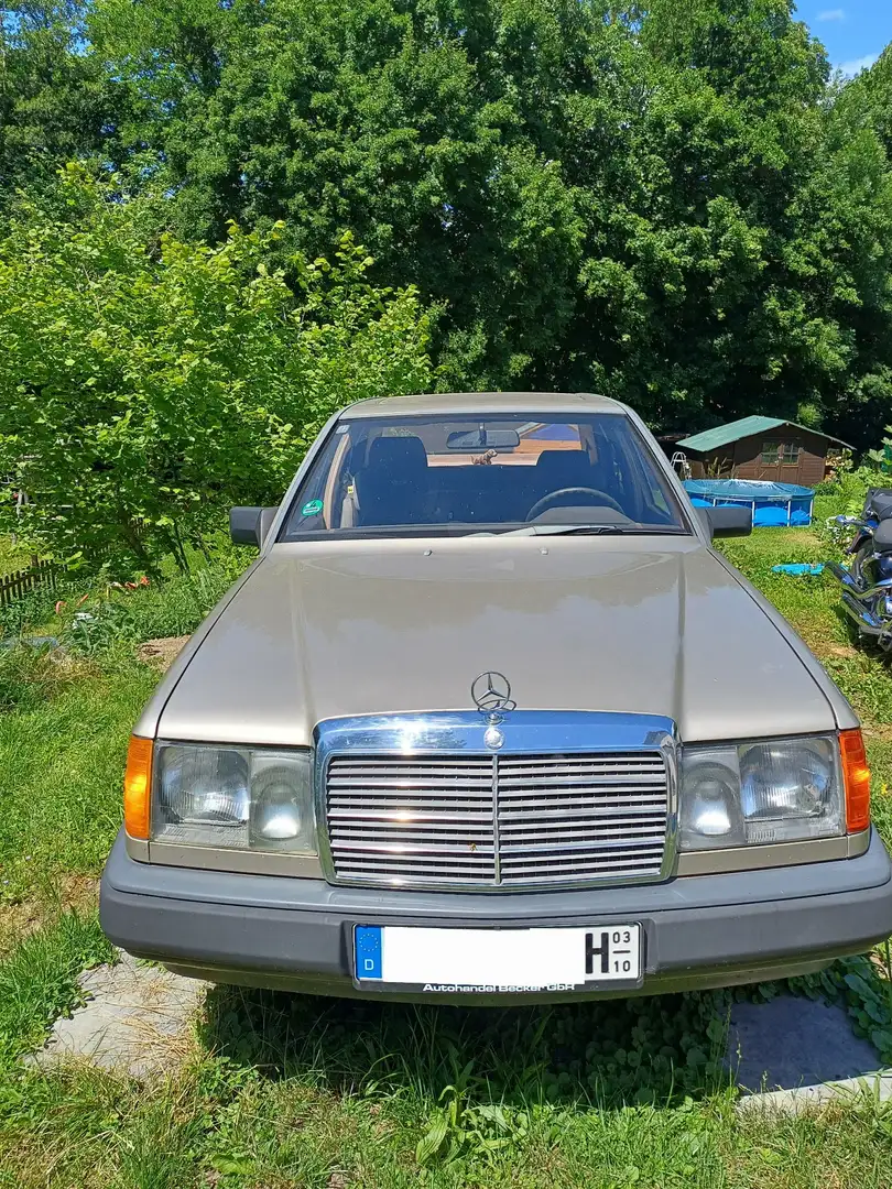 Mercedes-Benz E 230 - 2