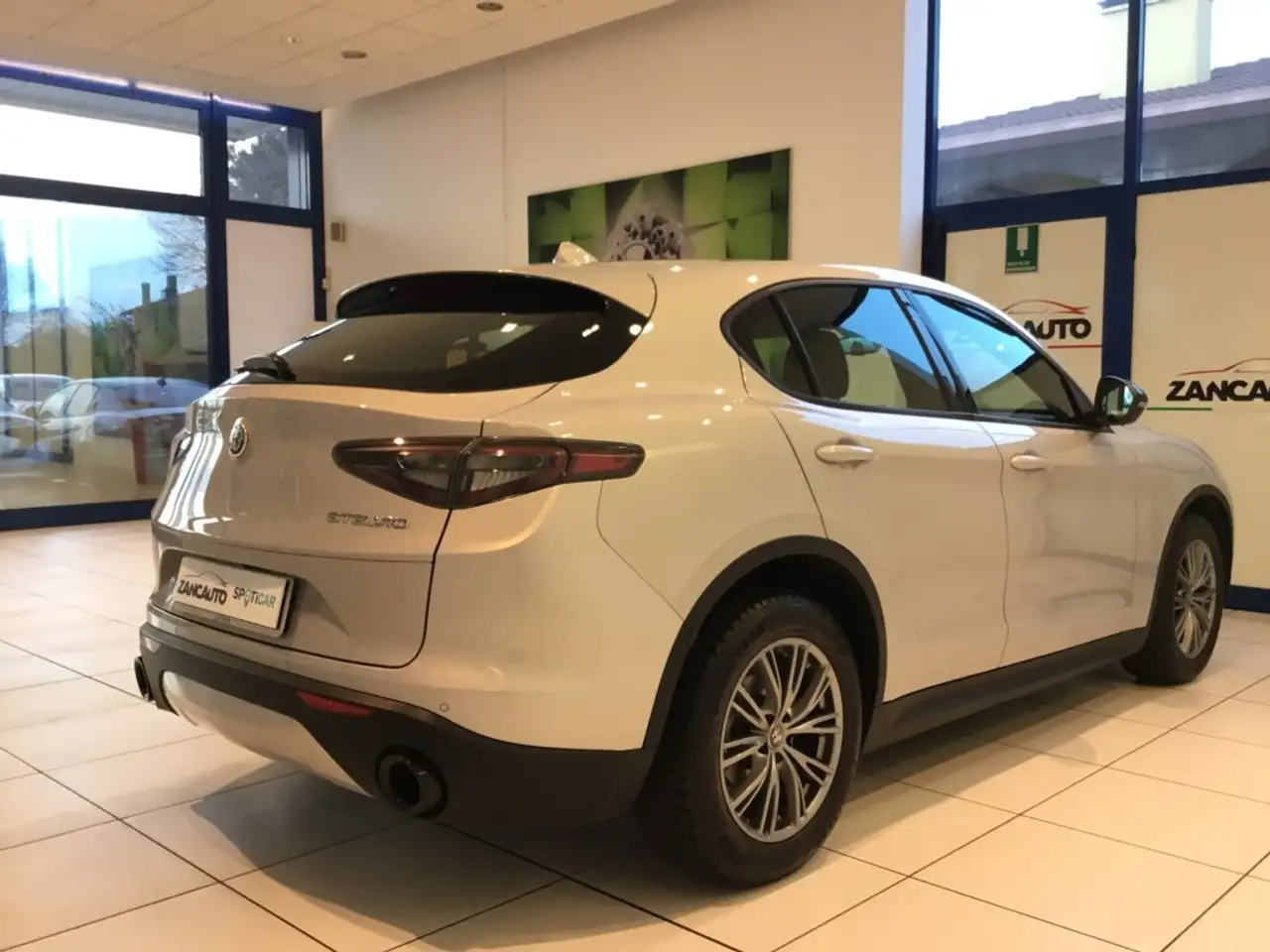 Alfa Romeo Stelvio 2023 — фото 8