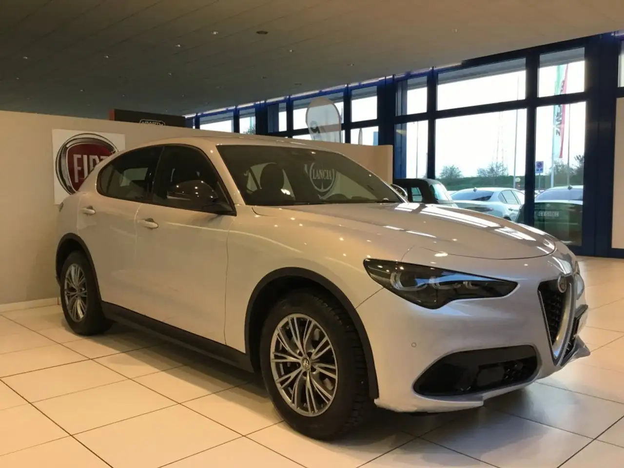 Alfa Romeo Stelvio 2023