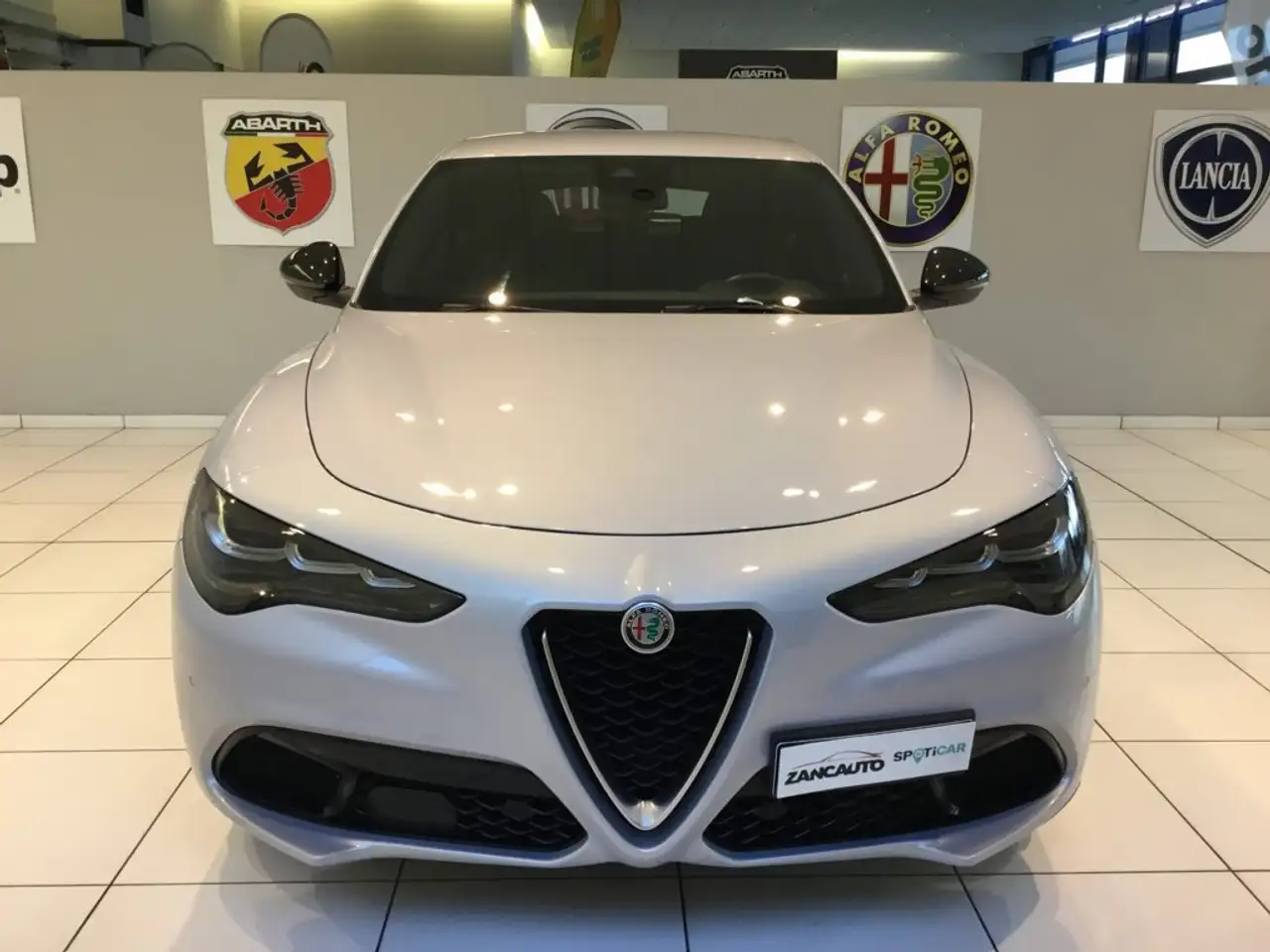 Alfa Romeo Stelvio 2023