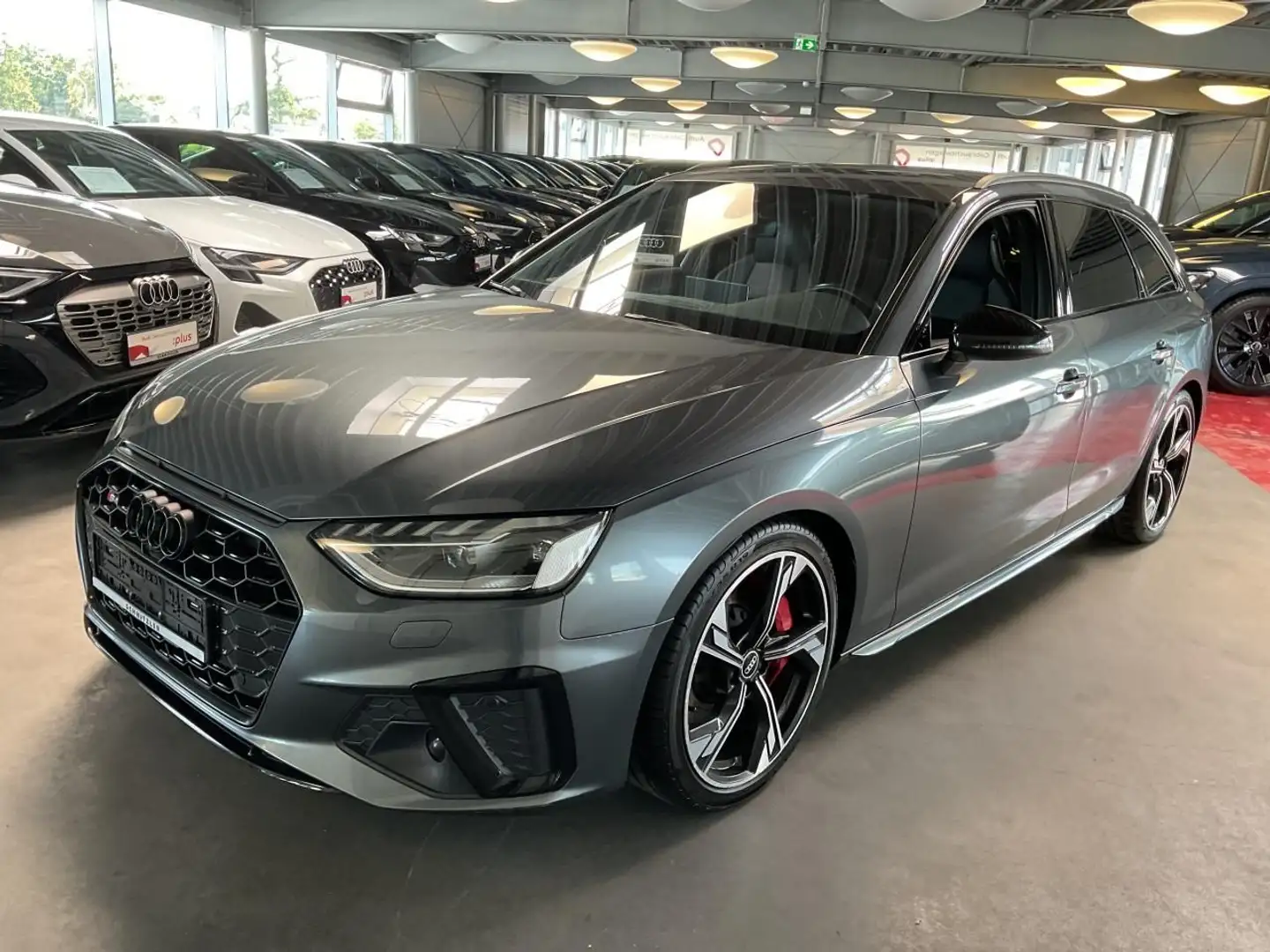 Audi S4 Avant 3.0 TDI quattro/1 Hand Schwarz - 1