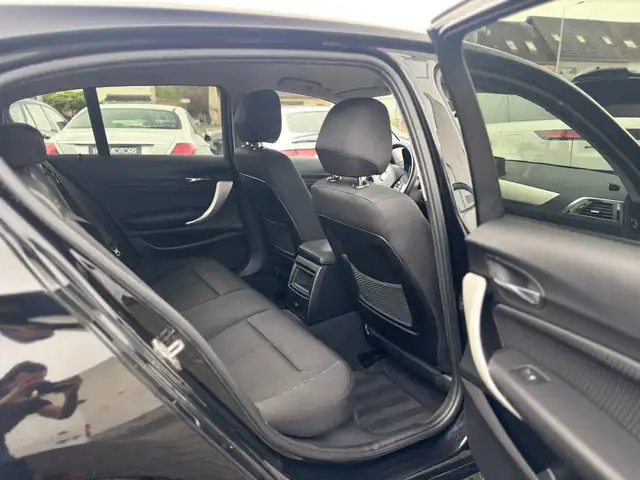 BMW 1 Series view 13
