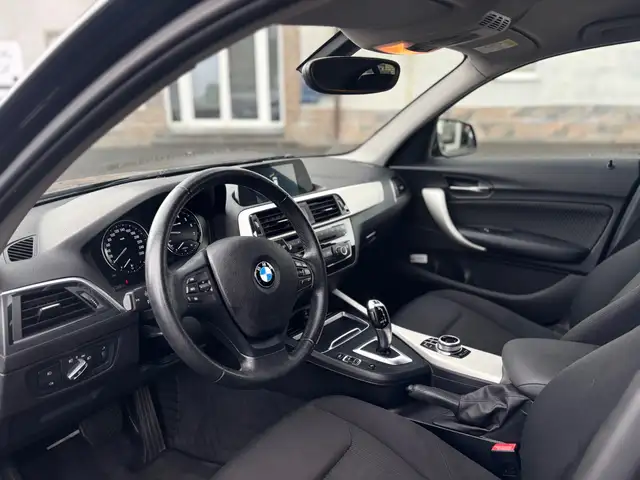 BMW 1 Series view 8
