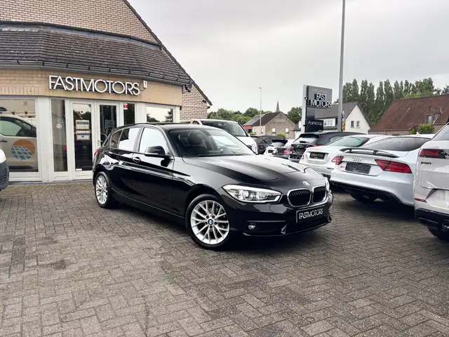BMW 1 Series view 3