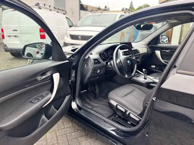 BMW 1 Series view 7