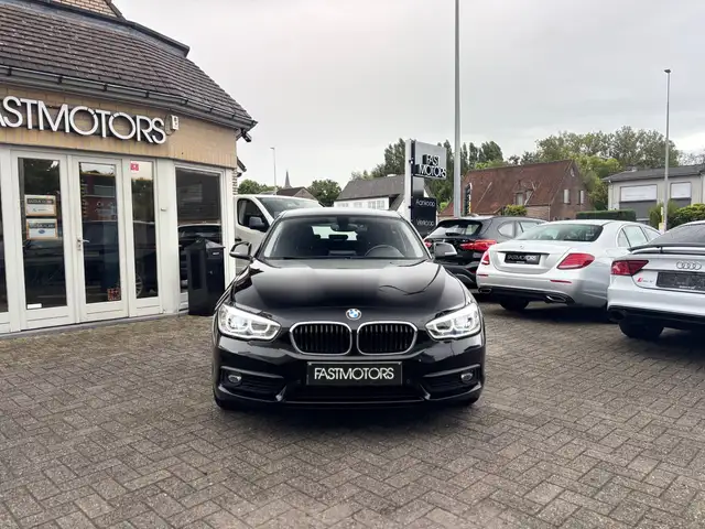 BMW 1 Series view 2