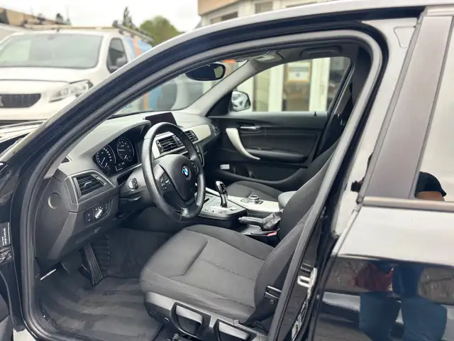 BMW 1 Series view 9