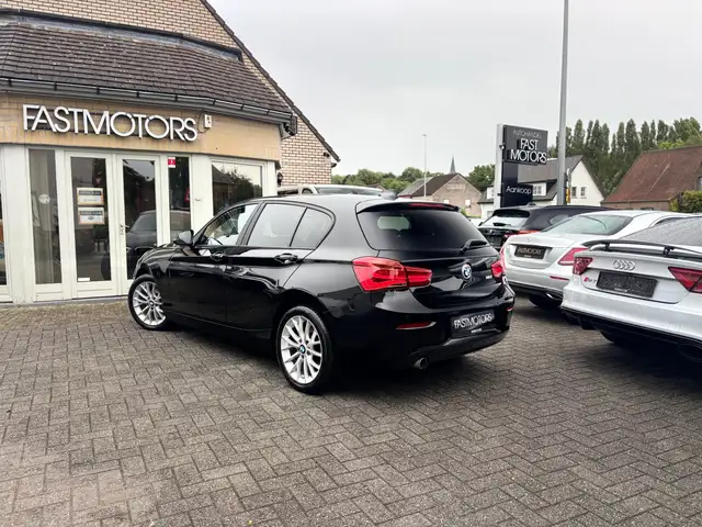BMW 1 Series view 5