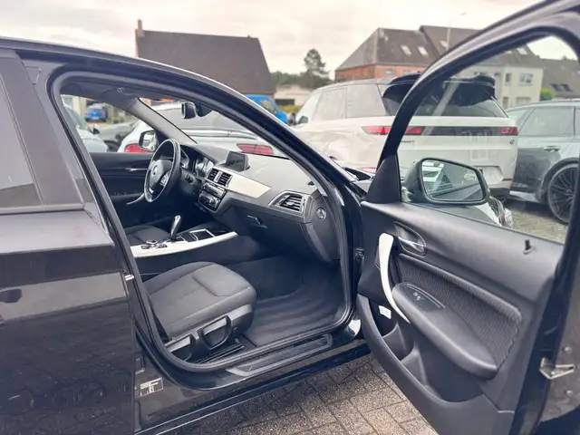 BMW 1 Series view 11