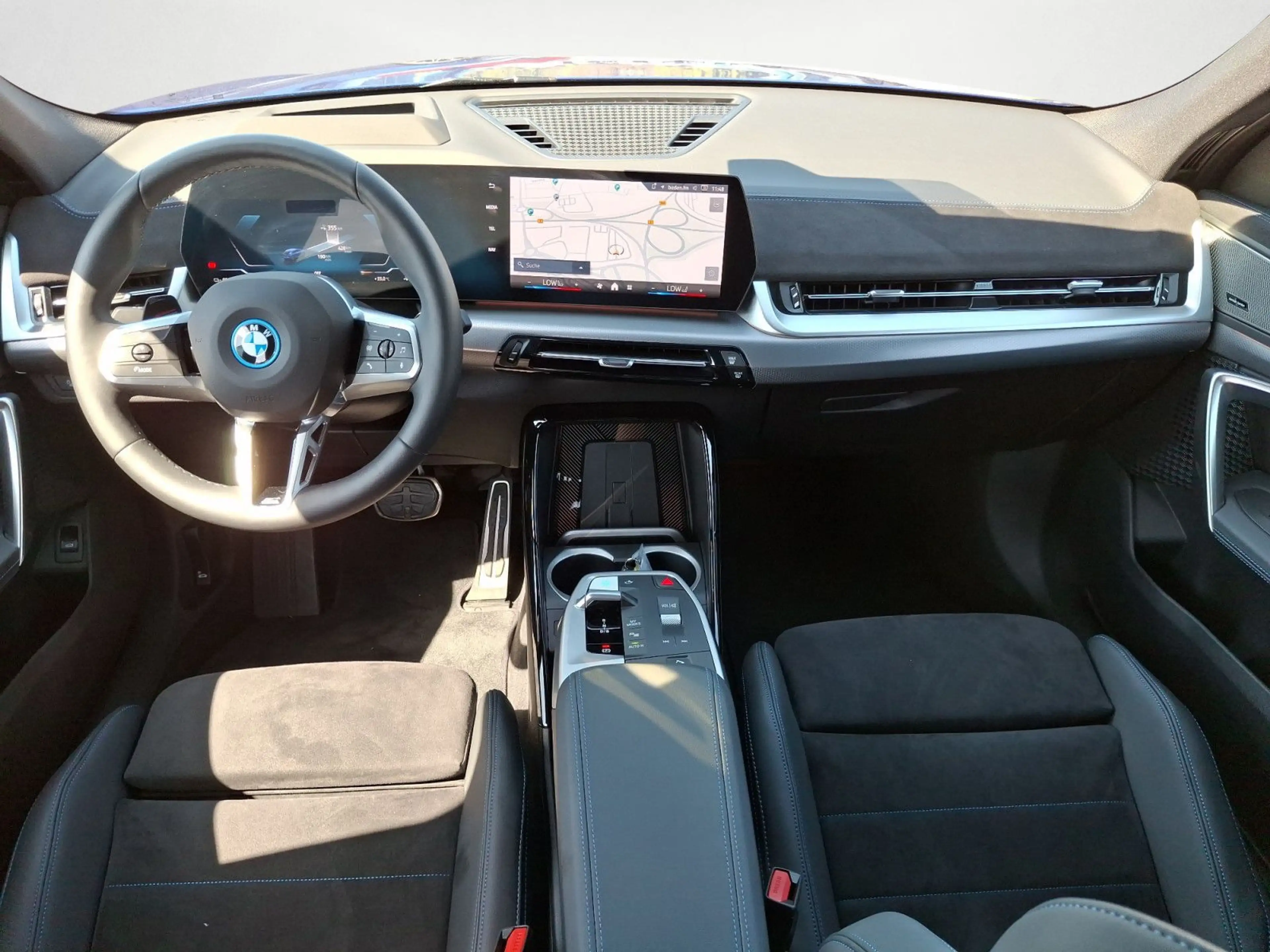 BMW iX2 ix2 xDrive30 M SPORT Head-Up AHK Iconic Glow Dri — photo 13