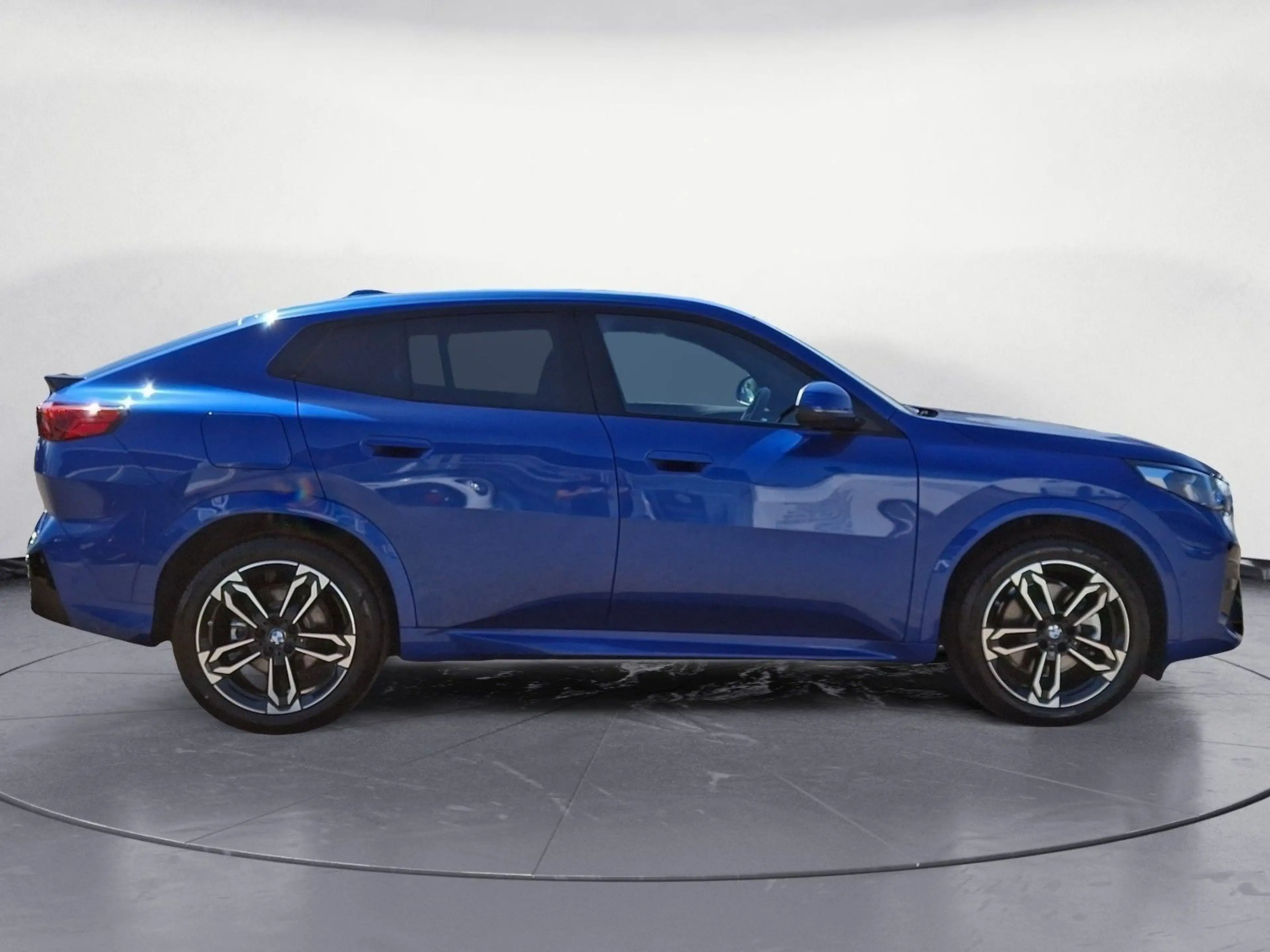 BMW iX2 ix2 xDrive30 M SPORT Head-Up AHK Iconic Glow Dri — photo 7